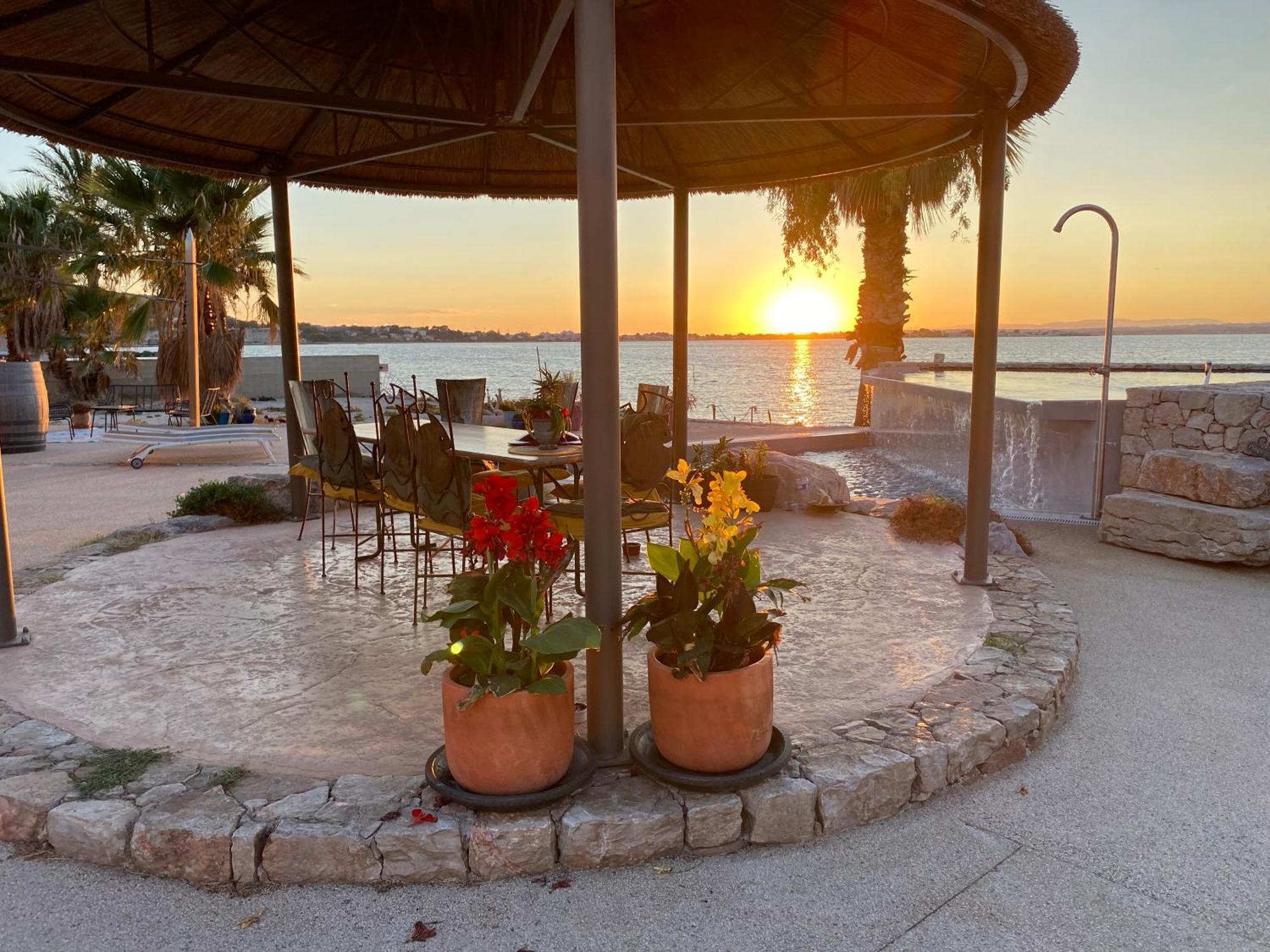 Les Pieds Dans L'Eau Bed & Breakfast Sete Exterior photo